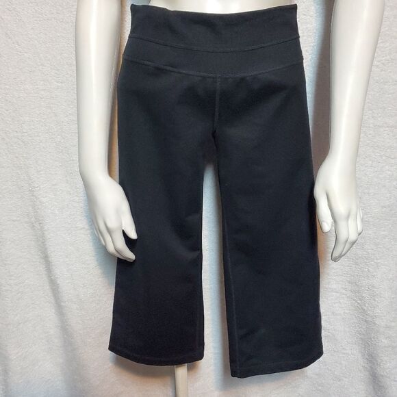 Zella Black Workout Capris (2) - Picture 2 of 5